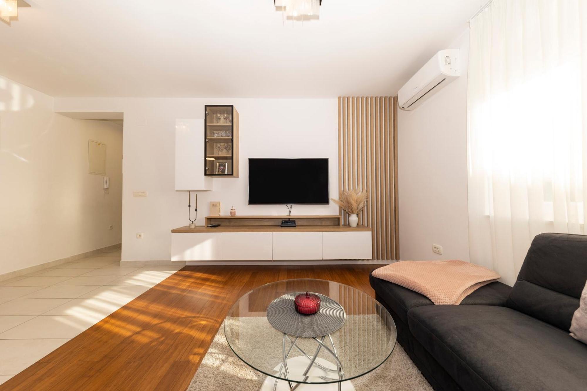 Apartment Matek Zara Esterno foto